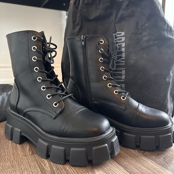 Pretty little thing chunky combat boot - Picture 3 of 6